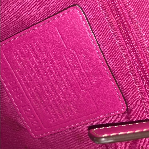 Unique coach. - Picture 4 of 4